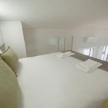 Downtown Amazing Duplex By Vacationy * Porto